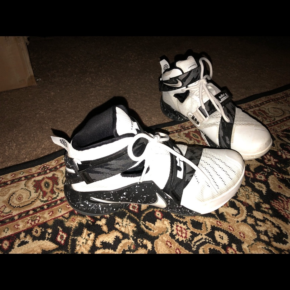 Labron James Nike